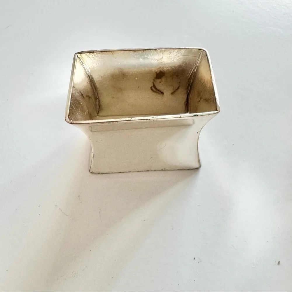 Pottery Barn Set Of 12 Silver Plated Napkin Rings Curved Square